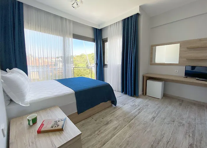 Eyluel 16 住宿加早餐酒店 Çeşme